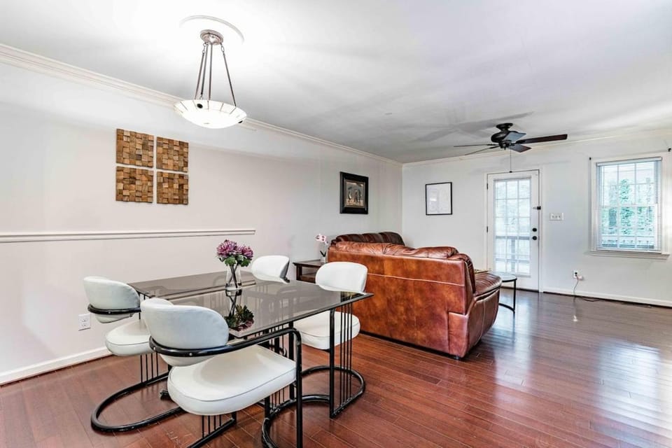 Medical worker special - wakemed 5min drive unit House in Raleigh