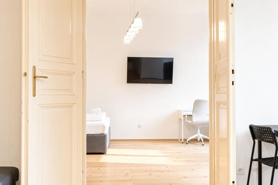 TV and multimedia, Seating area
