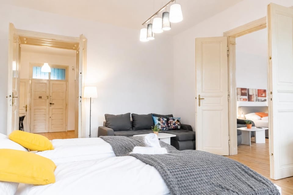 Bed, Seating area, Bedroom