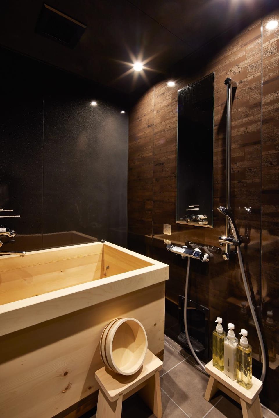 Bathroom, Photo of the whole room