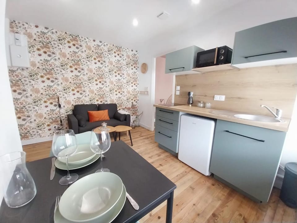 Au 26 Calais T1 Apartment in Calais