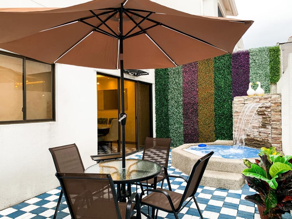 Patio, Day, Swimming pool, sunbed