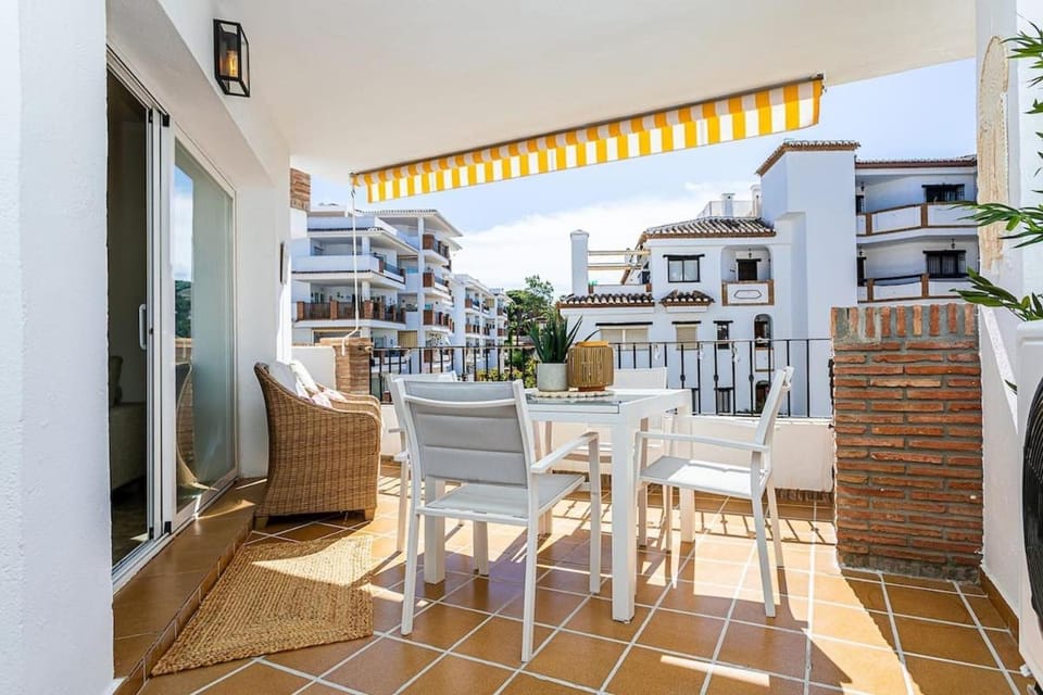 Premium apartment 2 Pools Beach nearby Apartment in Sitio de Calahonda
