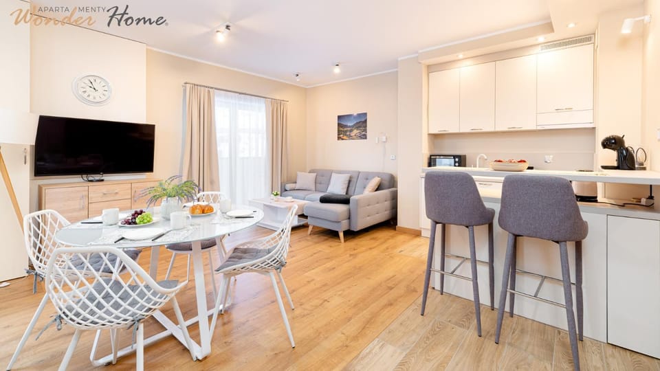 TV and multimedia, Kitchen or kitchenette, Living room, Seating area, Dining area, Evening entertainment