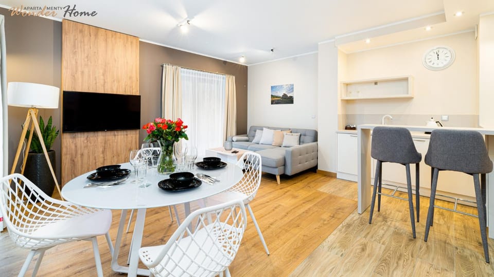 TV and multimedia, Kitchen or kitchenette, Living room, Seating area, Dining area