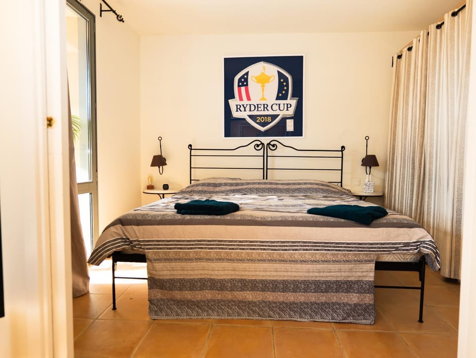 Appartement au coeur du Golf de Saumane Apartment in L'Isle-sur-la-Sorgue