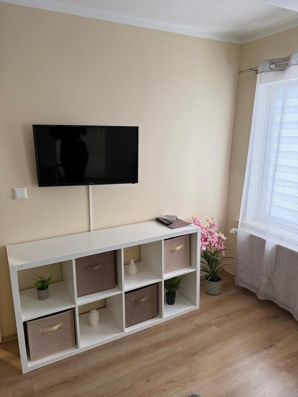 Gemütliches Appartement 5 - mit Küche und Bad zur Eigennutzung -Schuster Homes- Apartment in Lower Saxony, Germany