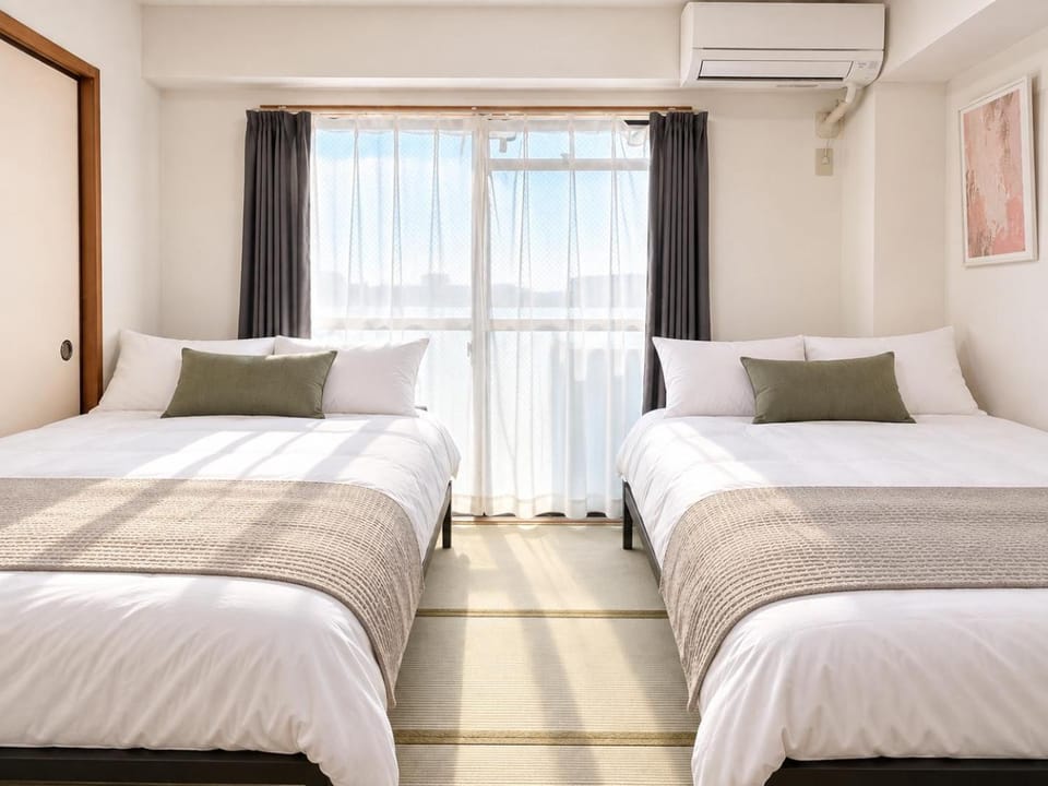 Bed, Photo of the whole room, Bedroom, air conditioner