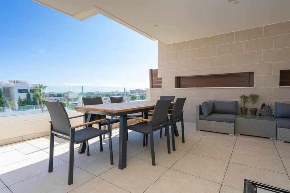 Sea views & walk to the beach Apartment in Costa del Sol