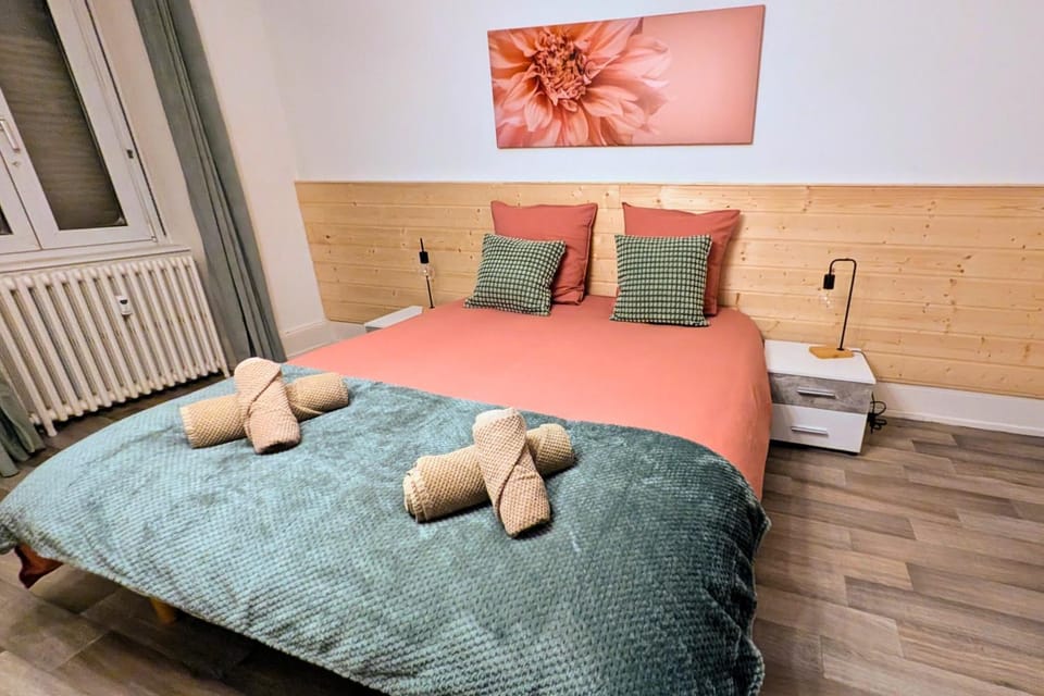 Bed, Bedroom