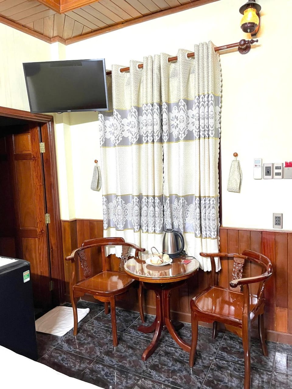 TV and multimedia, Seating area