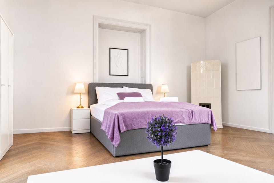 Property building, Bed, Bedroom, wardrobe