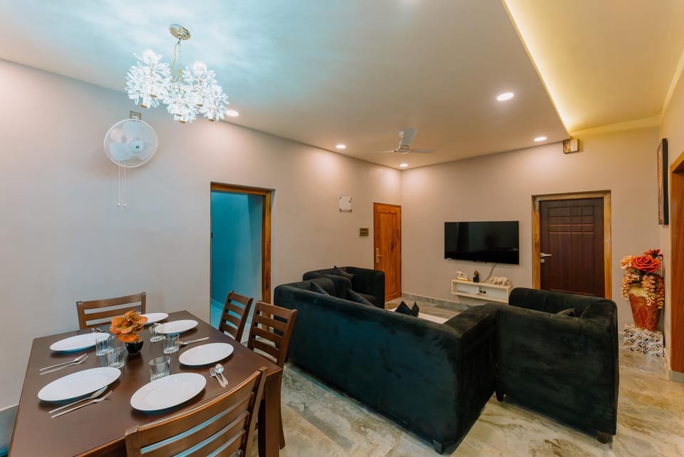 Living room, Dining area