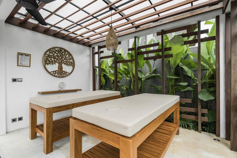 Property building, Spa and wellness centre/facilities