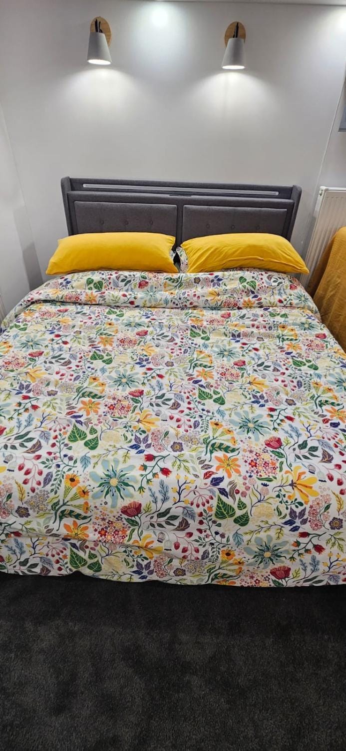 Bed, Bedroom