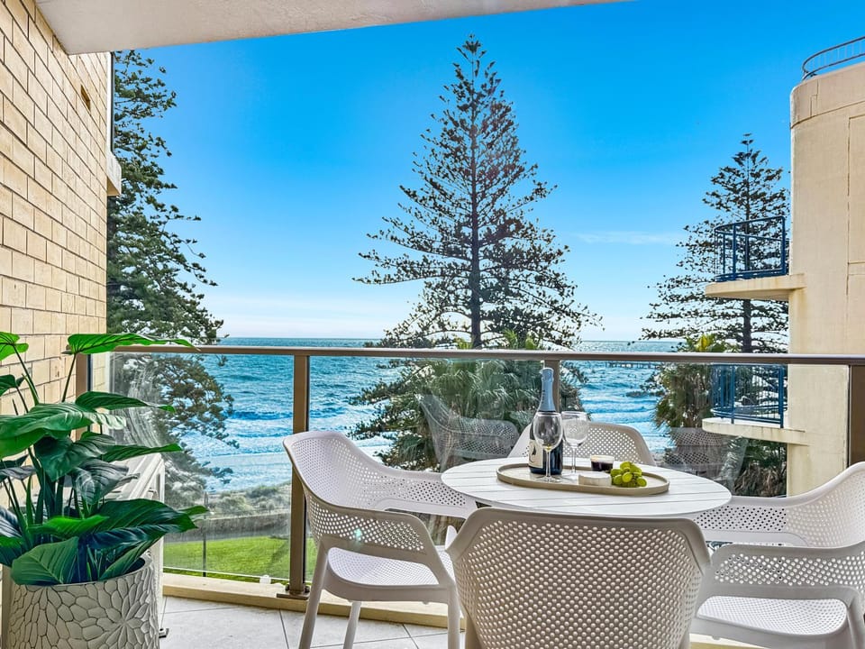 View (from property/room), Balcony/Terrace, Sea view