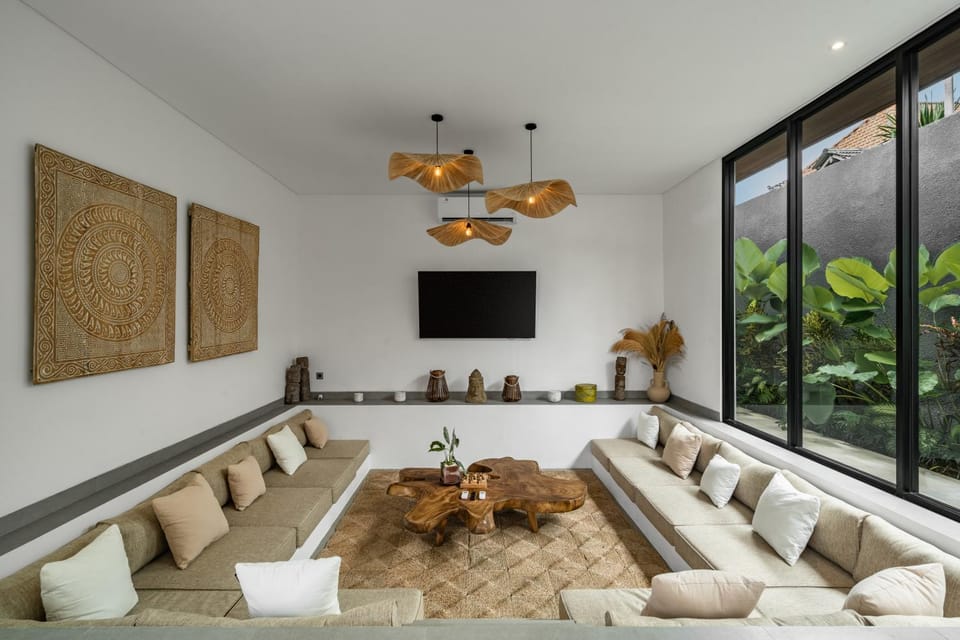 TV and multimedia, Seating area