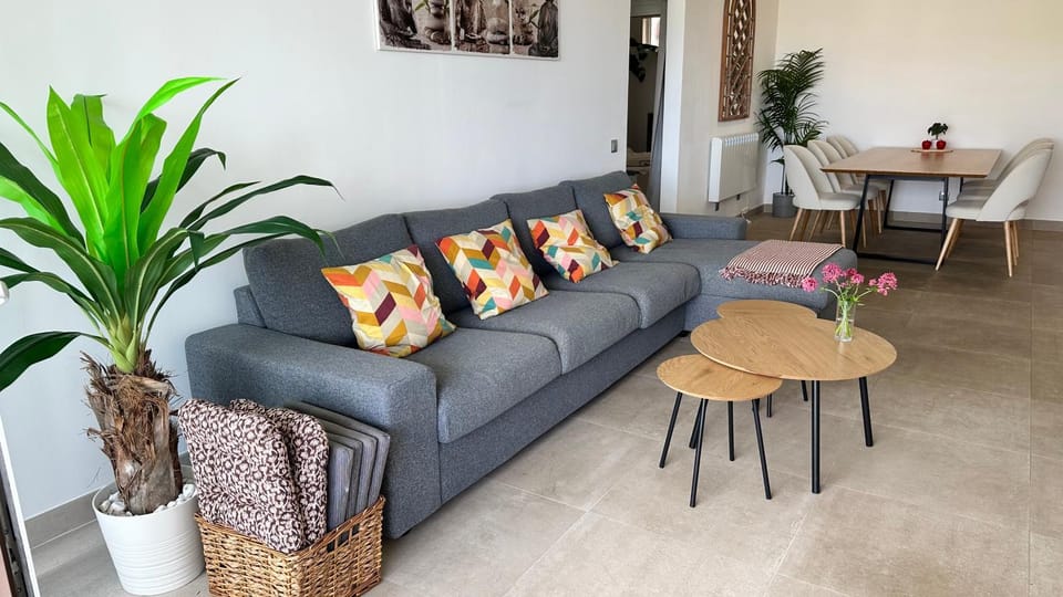 Sunny 3-Bedroom Apartment Apartment in Guia