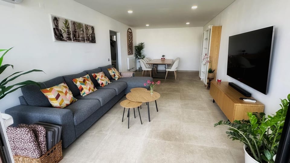 Sunny 3-Bedroom Apartment Apartment in Guia