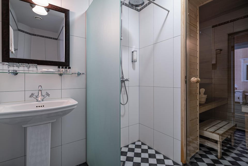Shower, Sauna, Bathroom