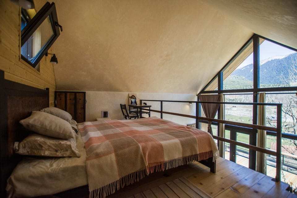 View (from property/room), Bedroom, Mountain view, bunk bed