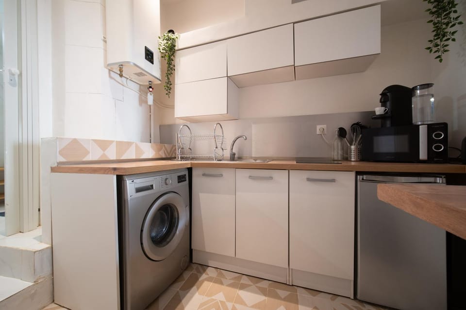 Appartement tout equipé 4 couchages à 600m de la Plage des Catalans Apartment in Marseille