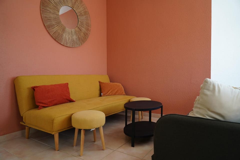 Communal lounge/ TV room, Living room