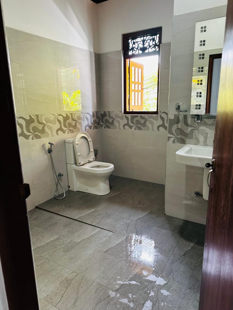Shiny Villa Villa in Hikkaduwa