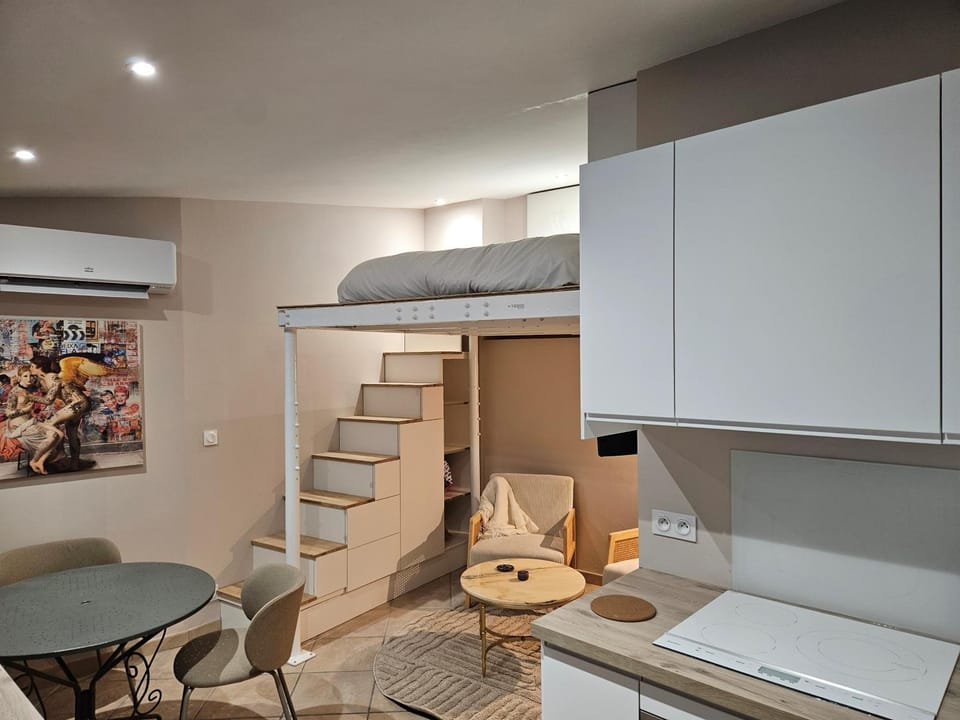 Kitchen or kitchenette, Living room, Dining area, stove, air conditioner
