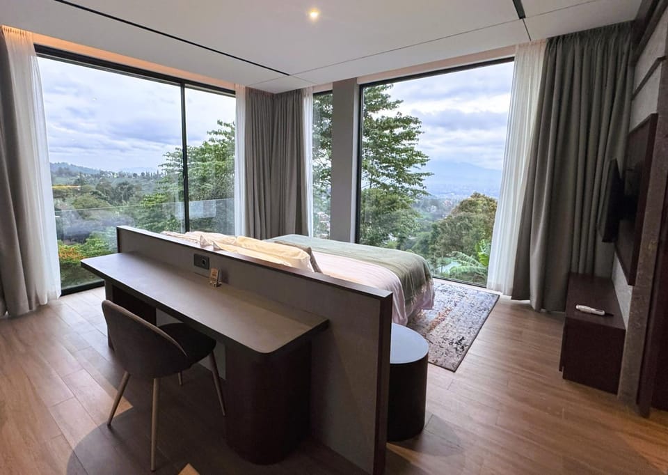 Bed, TV and multimedia, Bedroom, wardrobe
