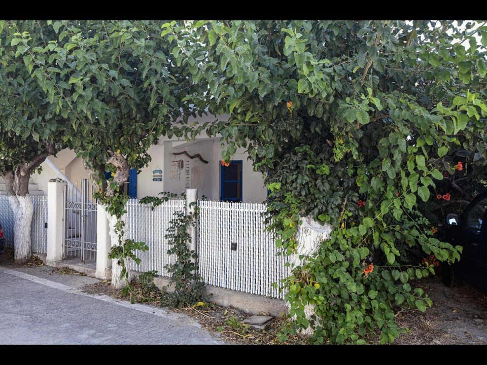 Pipina's Beach Apartment House in Icaria