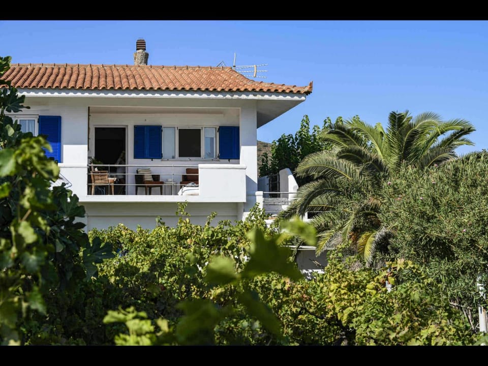 Pipina's Beach Apartment House in Icaria