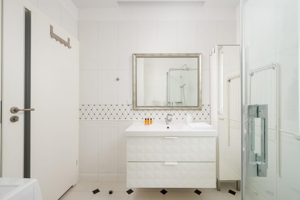 Shower, Bathroom, towels