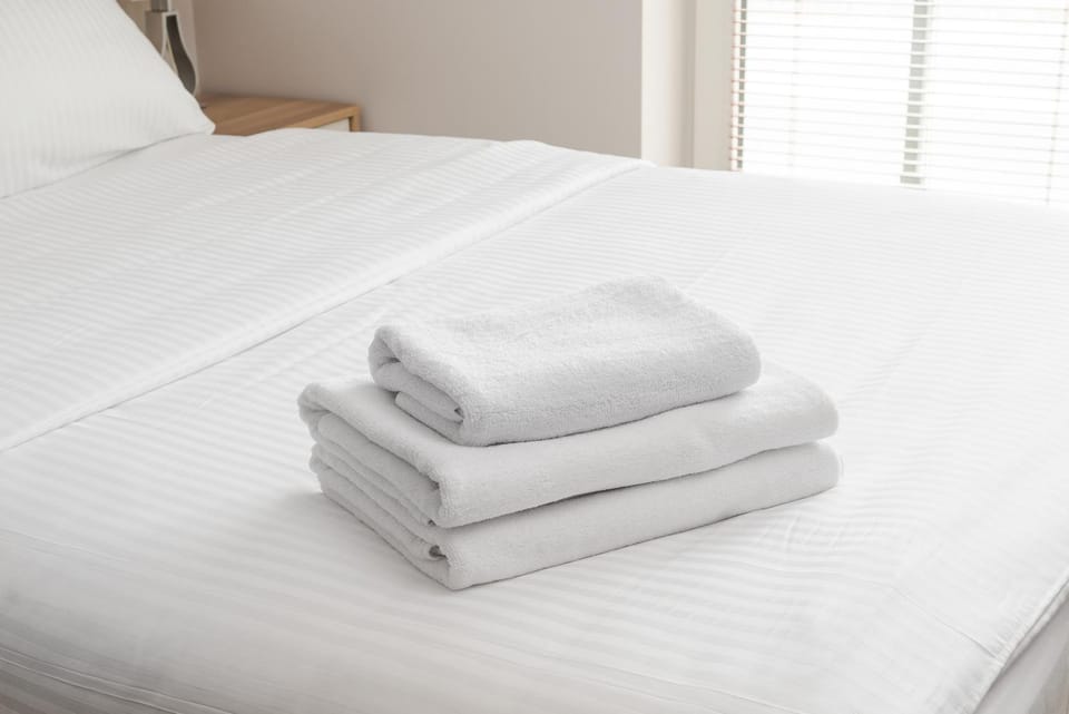 Bed, Photo of the whole room, Bedroom, towels