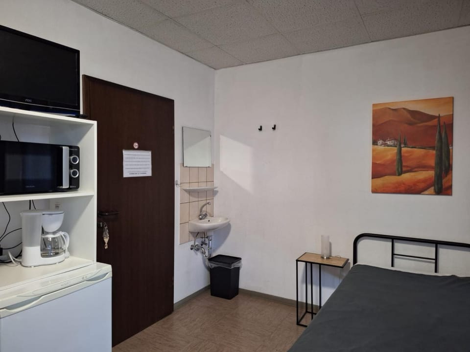 Zimmer F Vacation rental in Mönchengladbach