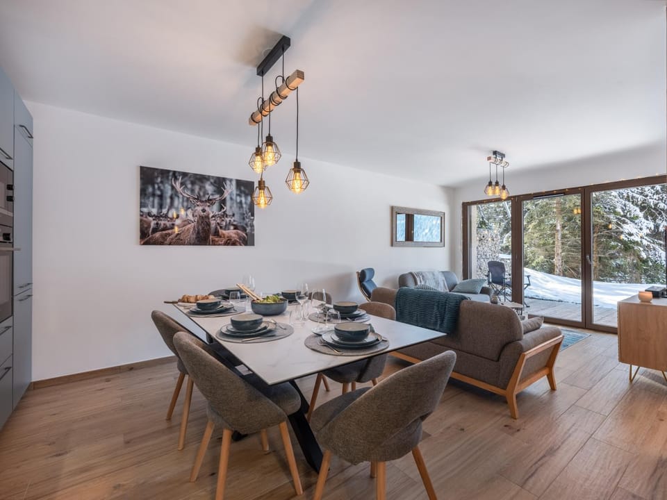 Living room, Dining area