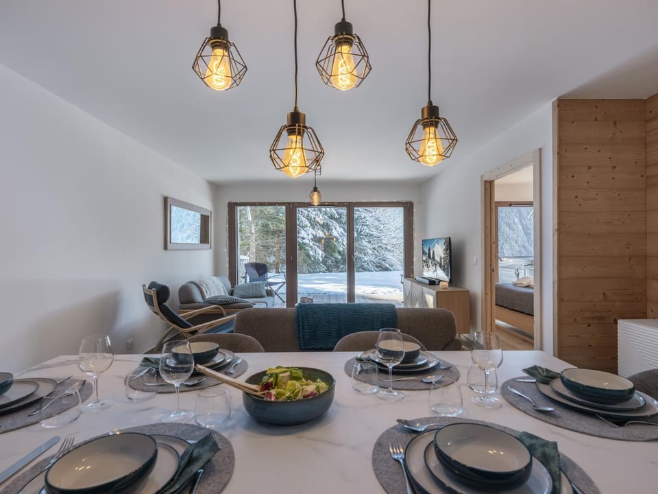 Living room, Dining area
