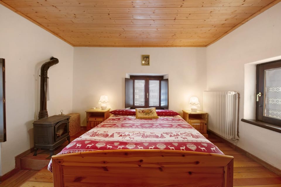 Property building, Living room, Bedroom