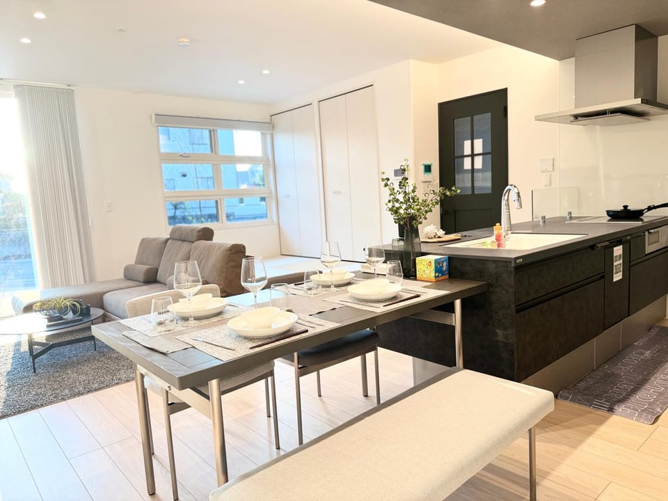 Kitchen or kitchenette, Living room, Dining area