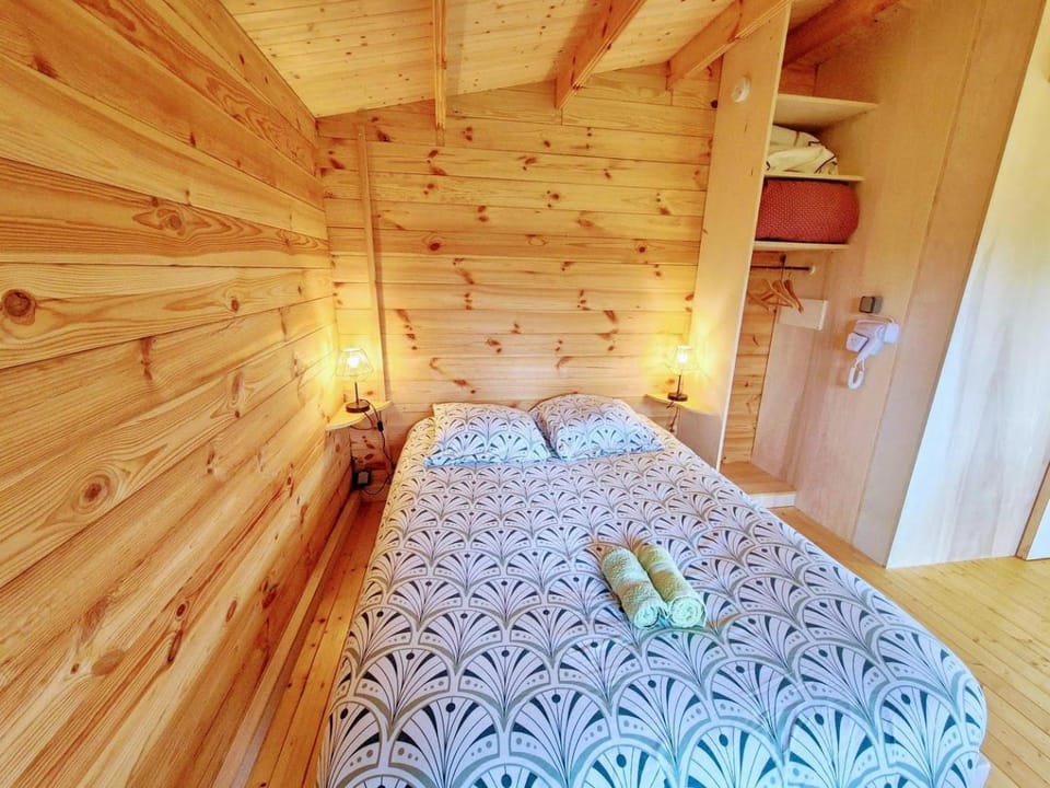 Chalet L'Escapade Rochetrejoux proche Puy Du Fou Chalet in Pays de la Loire