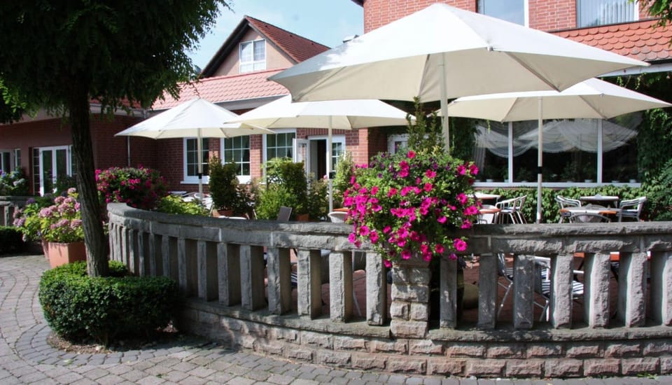 Property building, Restaurant/places to eat, Garden
