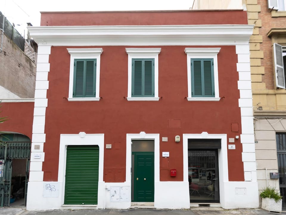 Property building, Facade/entrance
