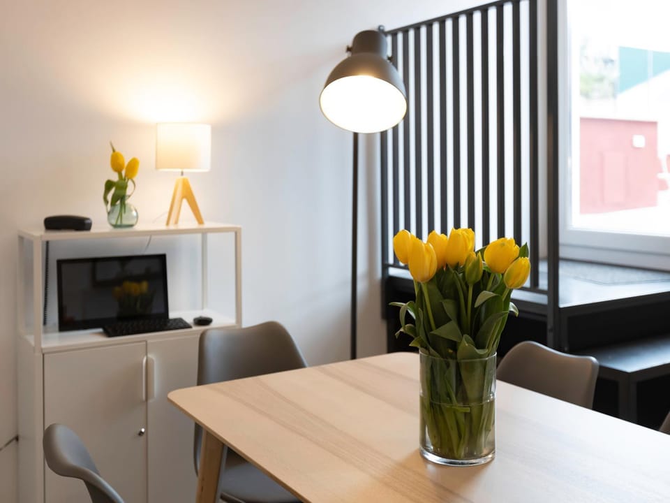 Kitchen or kitchenette, Living room, Seating area