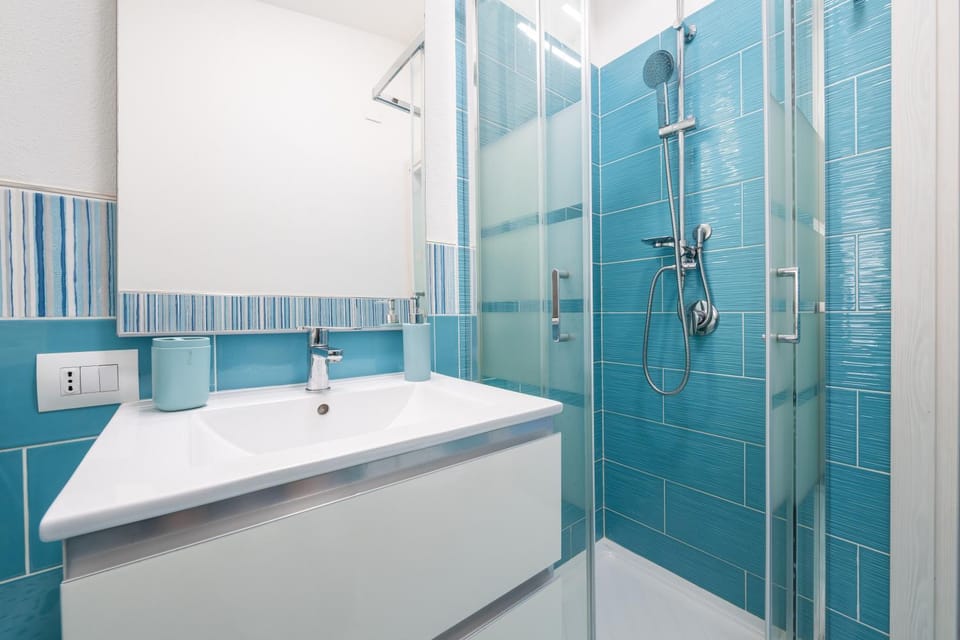 Bathroom, Living room