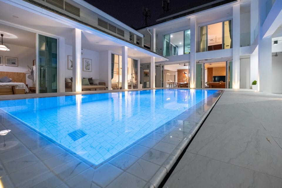 Swimming pool