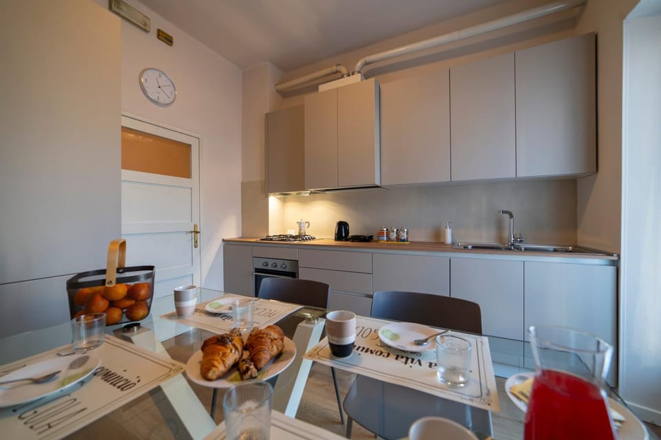 Kitchen or kitchenette, Dining area, Food, minibar, pet friendly, stove