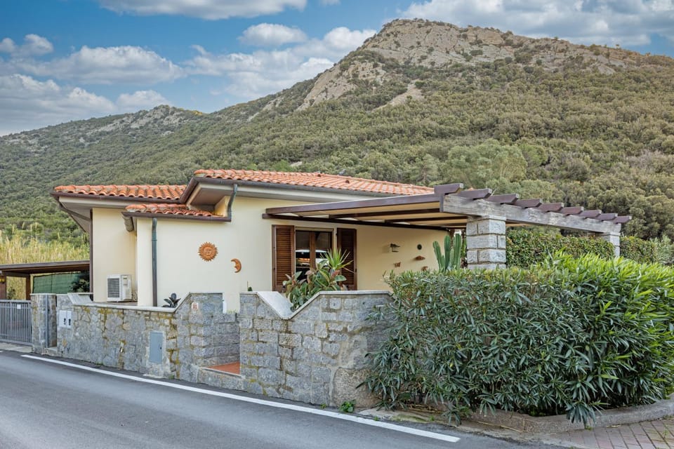 Property building, Natural landscape, Mountain view
