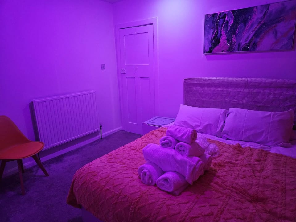 Bed, Living room, Bedroom