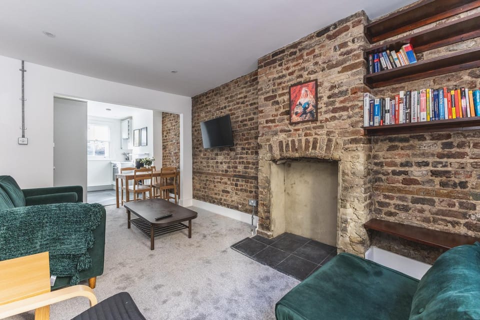 The Victorian Maisonette Apartment in London Borough of Islington