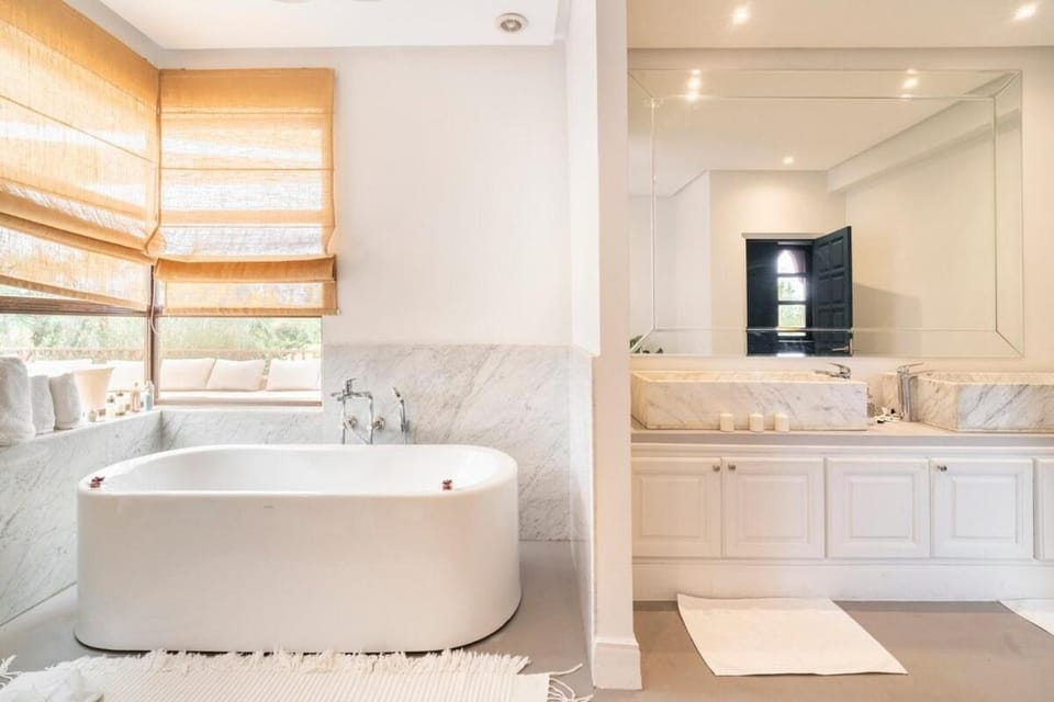 Luxury Villa Marrakech - Heated Pool Villa in Marrakesh-Safi